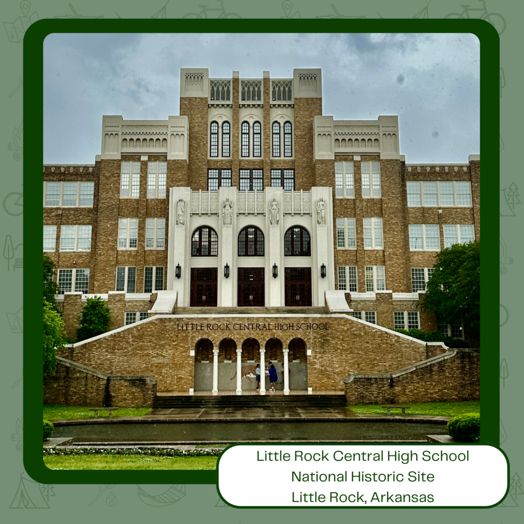 Photo of the front of Little Rock Central High School
